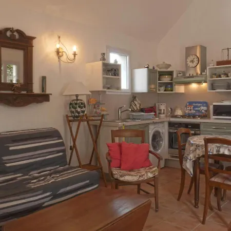 Maison Le Palais, 2 Pieces, 4 Personnes - Fr-1-418-61 Ferienhaus *
